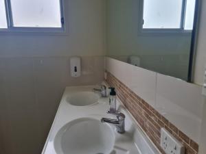 Fishos Hangout 1 - 1-21 Sinclair St