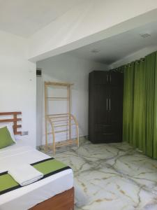 Beehive mountain resident