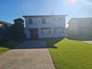 Fishos Hangout 2 - 2-21 Sinclair Street