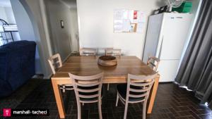 Fishos Hangout 2 - 2-21 Sinclair Street