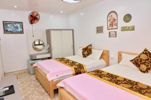 Ngoc Linh Hostel and Travel