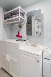 Tiny house with smart bidet and water purify-system