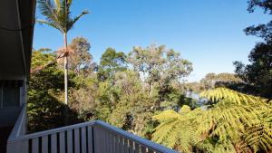 Lakehouse Akolele 19 Flower Circuit- Wallaga Lake Bermagui