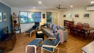 The Nest - Central comfortable pet friendly home - 9 Dromedary Court