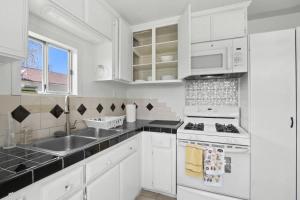 Charming House Free RV Parking