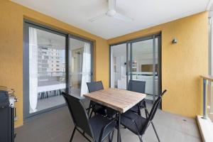 Lagoon Panorama - Relaxed Waterfront Escape near CBD