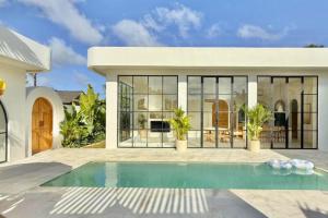 Chayra Elegant 4 BR Private Pool Villa ZN393