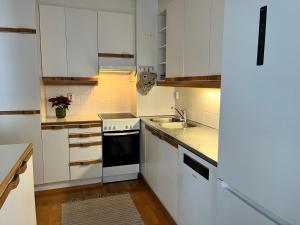 A cozy city apartment with three rooms right next to the city center