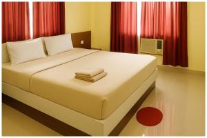 Baliapanda Housing Colony Santosh Palac Residency Near Sea Beach # Lift # Parking - Swimming Pool- Fully Air conditioning Room