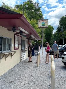 Biker-Friendly Cabin, Pets Welcome, Near River