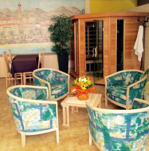 Hotels Hotel Menton Riviera : photos des chambres