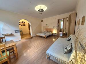 Apartment at Malaya Zhytomyrska 5