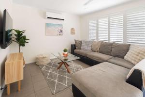 Golden Beach Bungalow - 500m to the beach