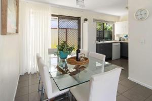 Golden Beach Bungalow - 500m to the beach