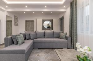 Villa Orizzonte - Ground Floor Apartment with shared pool & amazing view