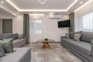 Villa Orizzonte - Ground Floor Apartment with shared pool & amazing view