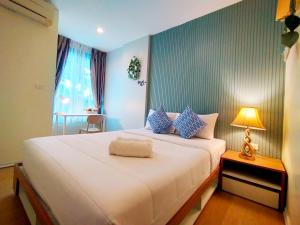 Chic & Sweet, Pool view, Prime location near beach