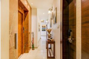 FabHotel Khushi Regent - Nr DB Mall