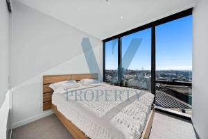 Bright & Spacious 2BR in Prime CBD Location