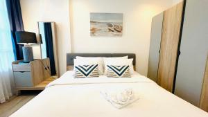 Summer Huahin712,Side sea view,Near Beach&Cicada,Beautiful Swimming pool