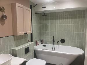 Cosy Double in Queens Park