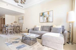 Frank Porter - Ocean Heights, Dubai Marina