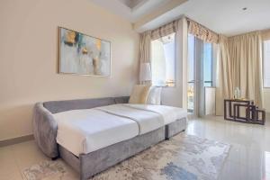 Frank Porter - Ocean Heights, Dubai Marina