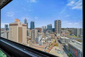 Luxury Perth CBD Apartment with Pool & Gym