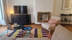 Escale citadine au centre dAvignon, climatisation, appartement de charme, spacieux et lumineux