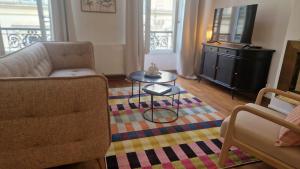 Escale citadine au centre dAvignon, climatisation, appartement de charme, spacieux et lumineux