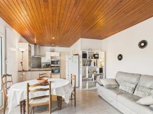 Maison pour 4 adultes et 1 enfant avec jardin