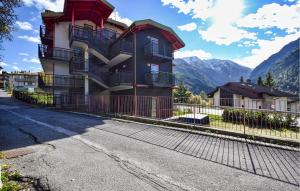 Stunning Apartment In Temù With Wifi