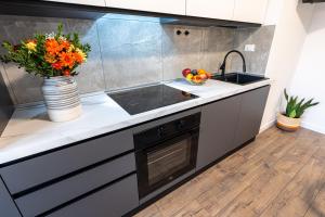 10 minutes to Venice, for 7, new & fully equipped