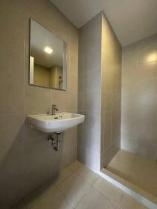 Vay Pothisan North Pattaya