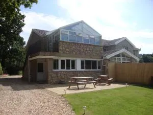 Uwch-y-llyn - Saint Nicholas