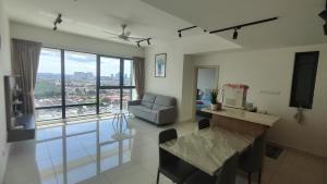 Southkey Mosaic Mid Vally Apartment by WSD