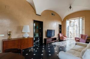 JOIVY Exclusive Flat for 6 near Cathedral of Genoa