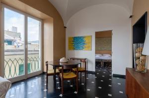 JOIVY Exclusive Flat for 7 near Cathedral of Genoa img9