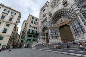 JOIVY Exclusive Flat for 6 near Cathedral of Genoa