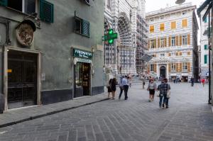 JOIVY Exclusive Flat for 7 near Cathedral of Genoa img40