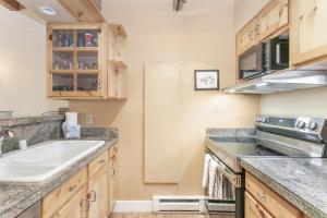 Brooktree Condos D221 condo