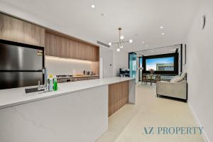 Perth CBD Oasis Stylish Apartment with City Views Pool & Gym