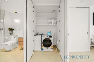 Perth CBD Oasis Stylish Apartment with City Views Pool & Gym