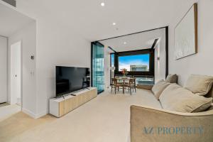 Perth CBD Oasis Stylish Apartment with City Views Pool & Gym
