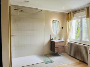 Chambre dhôtes Lucia avec vue sur jardin arboré