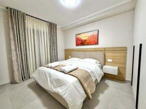 The Grand Stone Apartments Central Lushnje