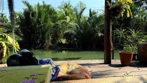 Latehouse bar Amphawa