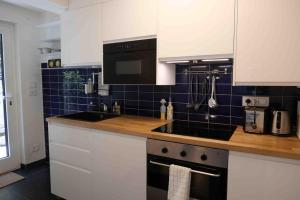 Luxury villa with Pool and Garden perfect location