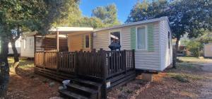 Bungalow confortable à Nans-les-Pins de 30 m²