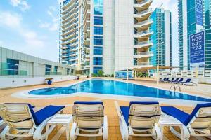 Sea Breeze Luxury 2BR, Dubai Marina, Big Terrace, Near Beach, Pool access, by Stay Vista! for up to 6 Guests